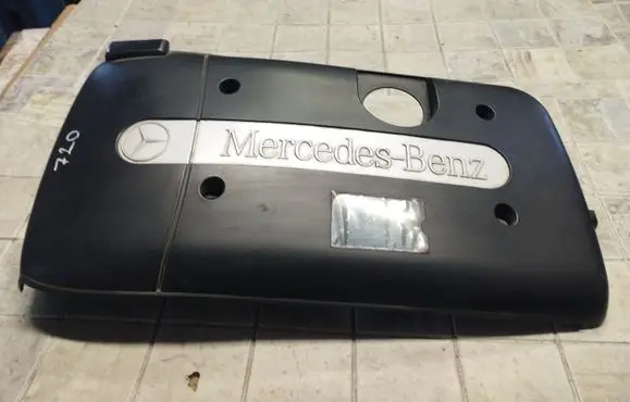 Mercedes-Benz C AMG W203 Engine cover (trim) A6110101067
