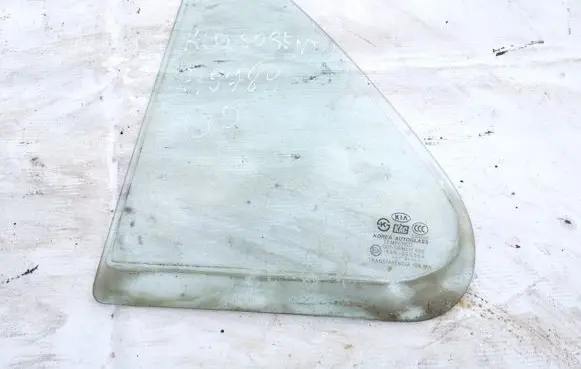KIA Sorento Rear vent window glass 