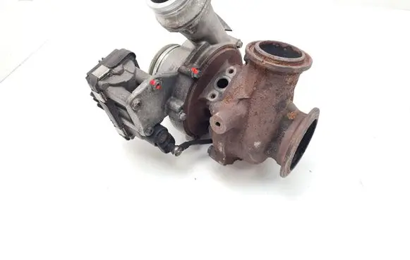 BMW 2 F46 Turbo 8570080 819977