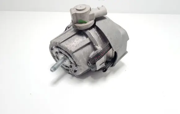 Engine mount bracket