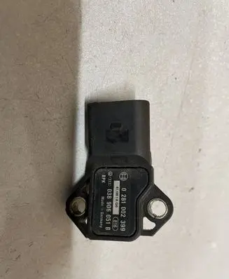 Volkswagen Touran II Air pressure sensor 038906051B