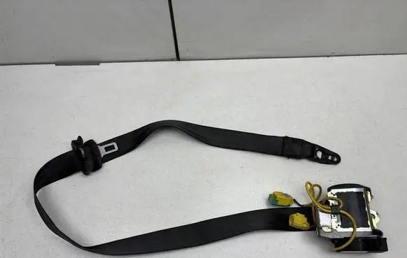 Volkswagen Touareg I Front seatbelt 7L0857705C