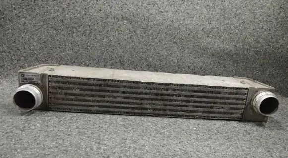 BMW 5 E60 E61 Intercooler radiator 17517795823