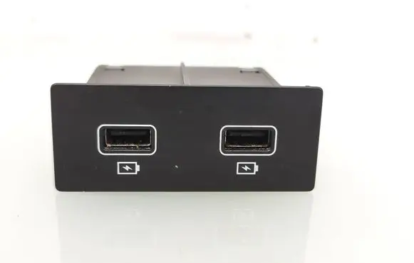 Renault Trafic III (X82) USB socket connector 280230033R 33352441 33352432