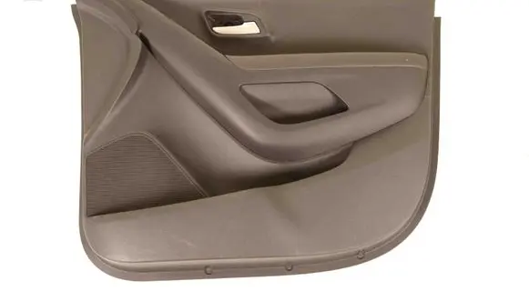 Chevrolet Trax Front door card panel trim 95367614 AVK34550