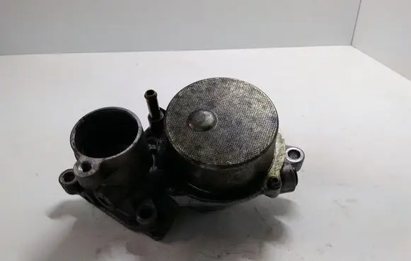 Ford Mondeo Mk III Vacuum pump