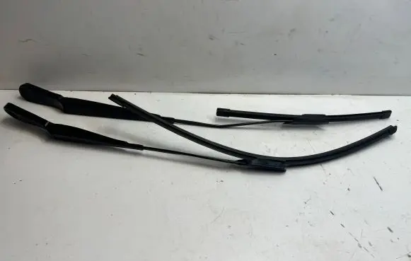 BMW 1 F40 Windshield/front glass wiper blade 7453961 7453962