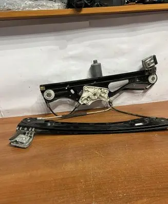 Mercedes-Benz E W211 Rear door window regulator with motor A2118202942 D3657