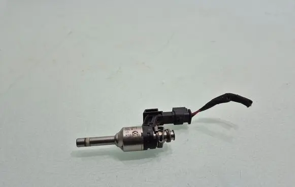 Seat Leon (1P) Fuel injector 03F906036B