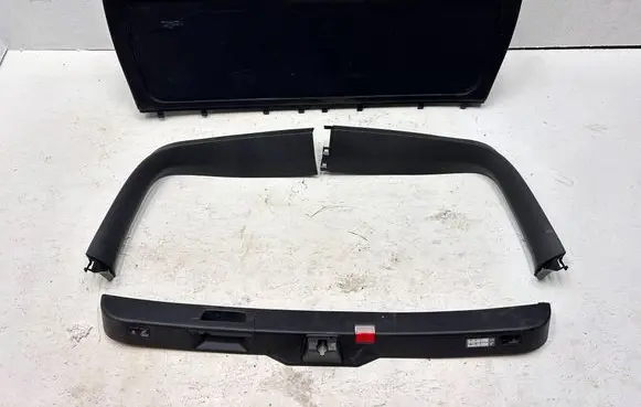 Mercedes-Benz GLS X166 Tailgate trim A1667404100
