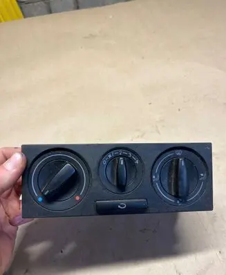 Volkswagen Golf IV Climate control unit