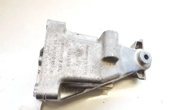Mercedes-Benz C W205 Engine mounting bracket A6512235604 ENAC46000