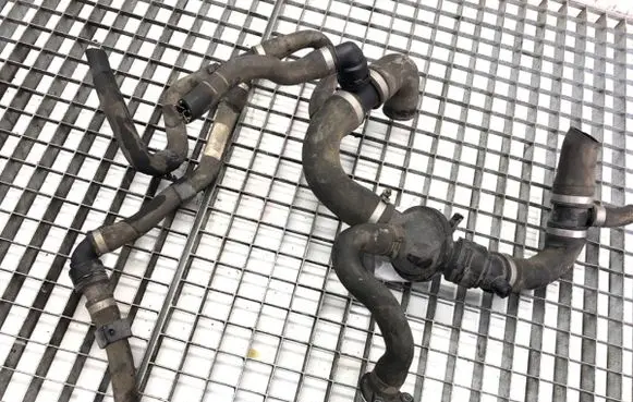 BMW 3 F30 F35 F31 Engine coolant pipe/hose 7609532