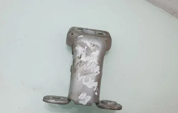 Opel Vivaro Front door upper hinge 311772M