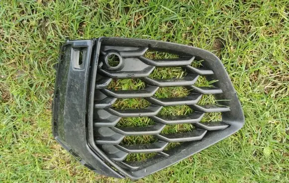 Audi A3 8Y Front bumper lower grill 8Y0807682C