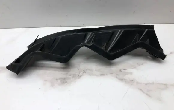 Volkswagen PASSAT B6 Front bumper mounting bracket 3C0807890