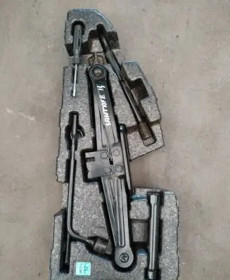 Hyundai Santa Fe Tool set 091492W000