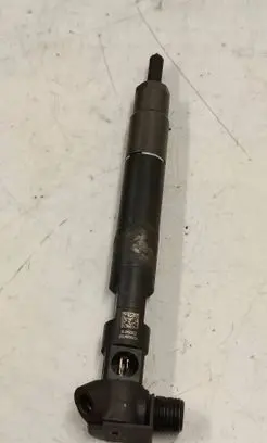 Mercedes-Benz CLA C117 X117 W117 Fuel injector A6510702387