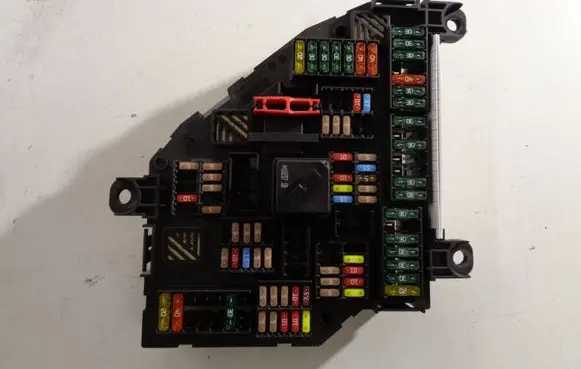 BMW 7 F01 F02 F03 F04 Fuse module 9210857 1670499