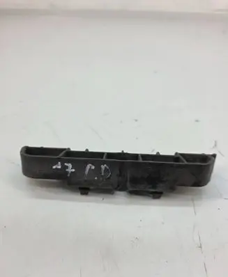 Fender mounting bracket