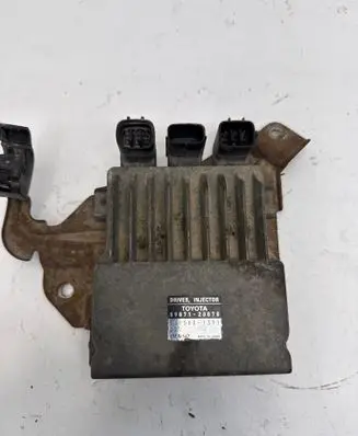 Toyota Corolla Verso AR10 Fuel injection control unit/module 8987120070