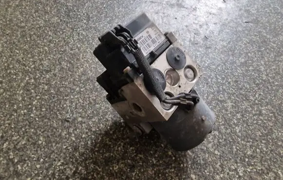 Toyota Corolla E120 E130 ABS Pump 0273004571