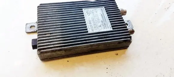 BMW 7 E38 Antenna control unit 83723742