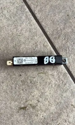Volkswagen Tiguan Aerial antenna amplifier 5N0035552K