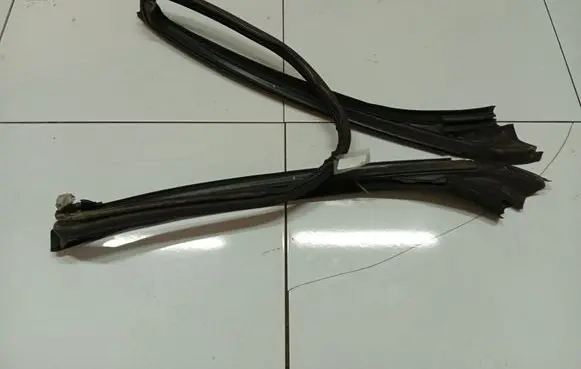 Renault Megane II Rubber seal front coupe door 