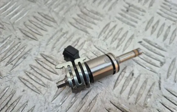Lexus IS III XE30 Fuel injector 2325031120