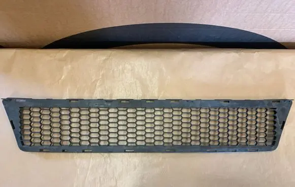 Toyota Verso Front bumper lower grill 531120F040
