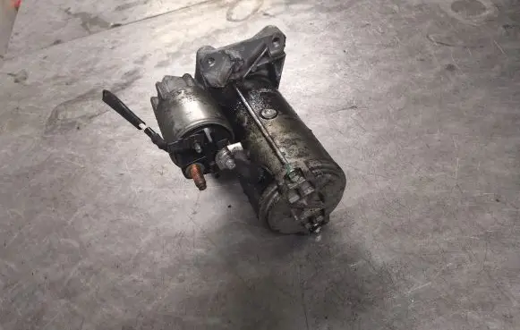 Renault Trafic II (X83) Starter motor