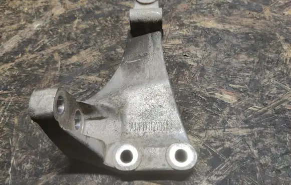Jeep Compass Front differential bracket 68298624AA