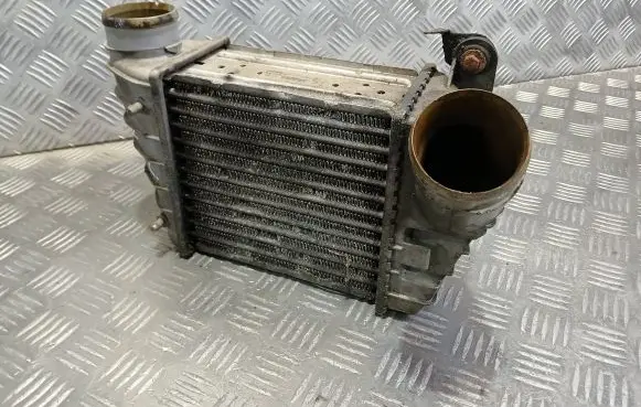 Audi TT Mk1 Intercooler air channel guide 8L9145806B 848903QA IA1043