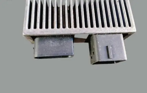 Renault Master III Glow plug pre-heat relay 271206395R