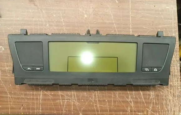 Speedometer (instrument cluster)