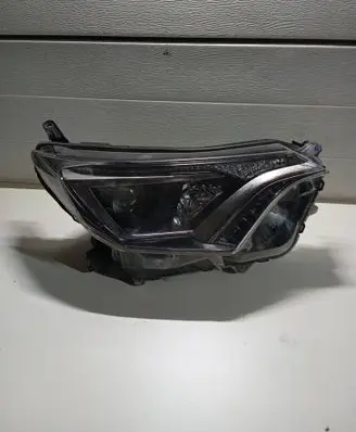 Toyota RAV 4 (XA40) Headlight/headlamp W3049