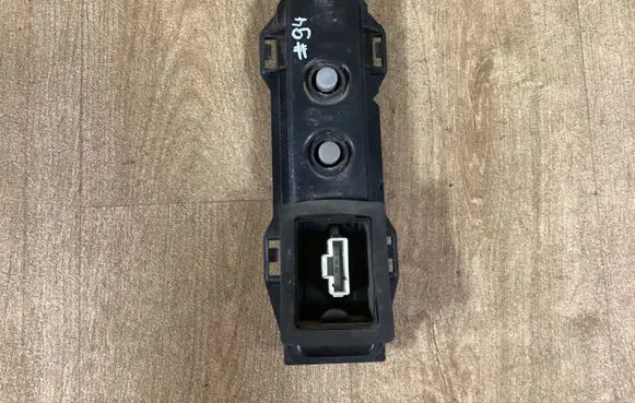 Peugeot 307 CC Tail light bulb cover holder 89026938 89026198