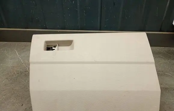 Volkswagen Multivan T7 Glove box