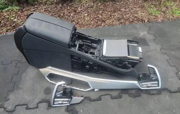 BMW X5 G05 Panel drawer/shelf pad QUA290125TUNEL7