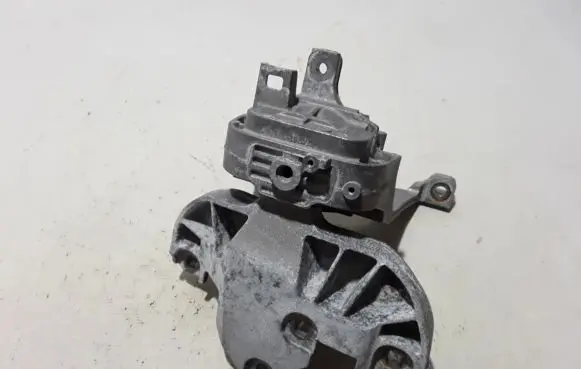 Mercedes-Benz GLA H247 Engine mount bracket A2472402800