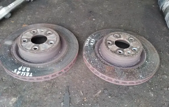 Tesla Model S Front brake disc