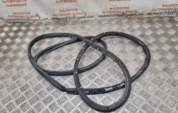 Audi A8 S8 D3 4E Rubber seal front door (on door) 4E04837833912