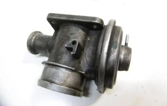 BMW 5 E39 EGR valve 7785452