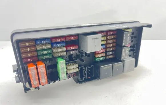 Mercedes-Benz ML W164 Fuse module A1645400272