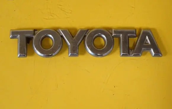 Toyota Yaris Manufacturers badge/model letters 