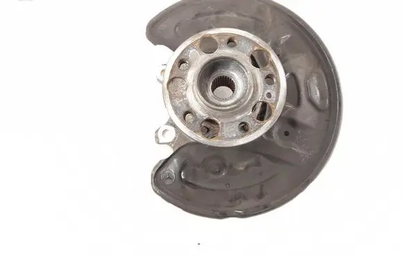 Mercedes-Benz C W205 Rear wheel hub 2053508708 A2053508708