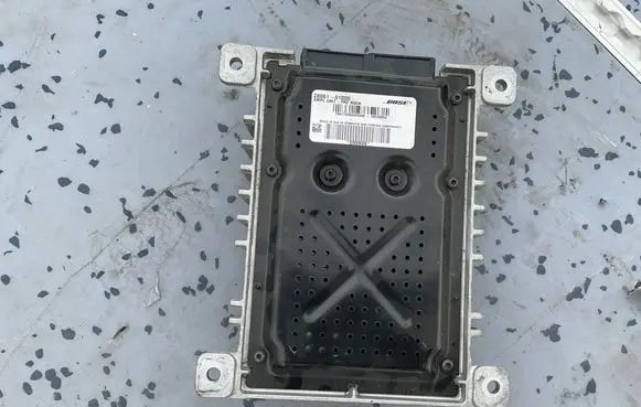 Renault Koleos I Sound amplifier 2806161000 999999 296773006004348