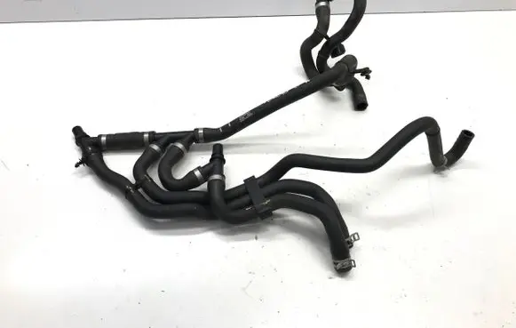 Volvo XC40 Engine coolant pipe/hose 32339364