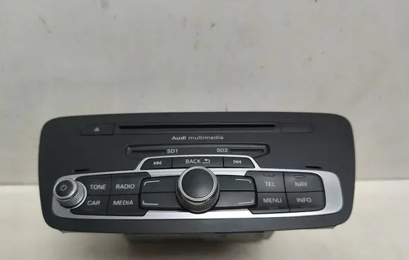 Audi Q3 8U Radio/CD/DVD/GPS head unit 8U0035193B 8U0035193A